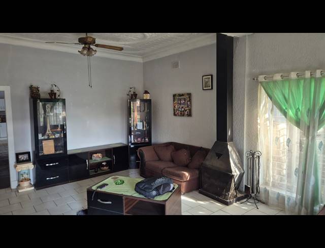 3 BEDROOM HOUSE FOR SALE IN BRENTHURST